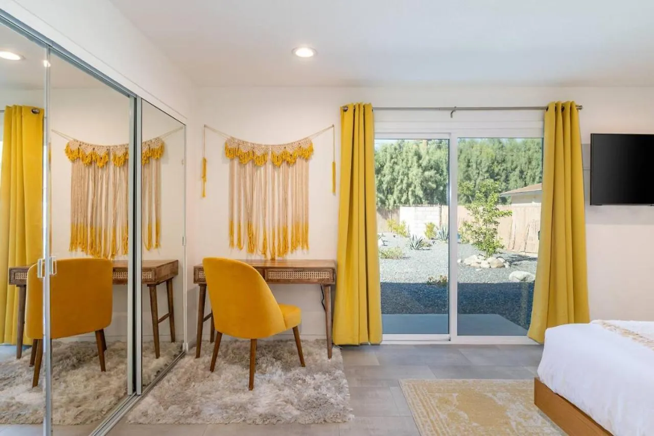 Sunny Vista Pool And Spa Home With Mountain Views Палм-Спрингс США